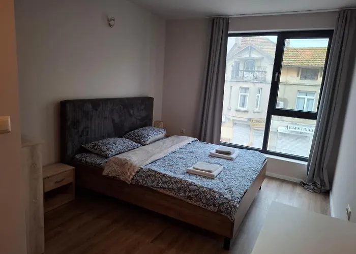 Summer 2 Apartment Warna